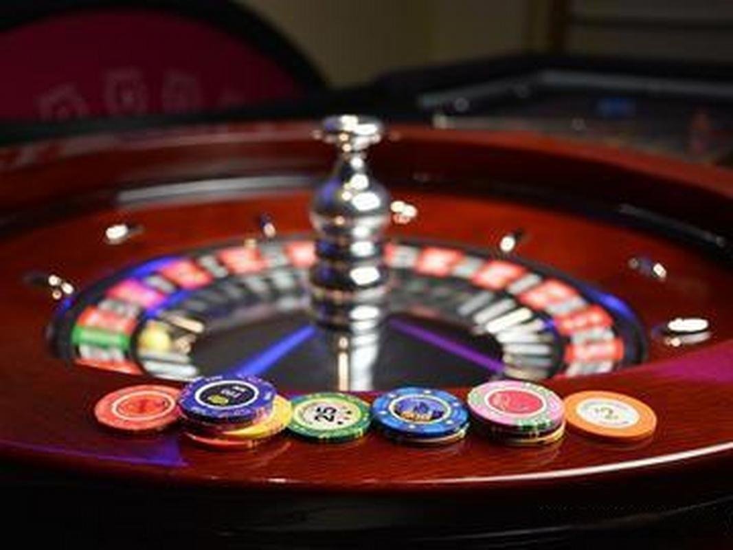 Match detail page showing venue, squads, and available betting markets